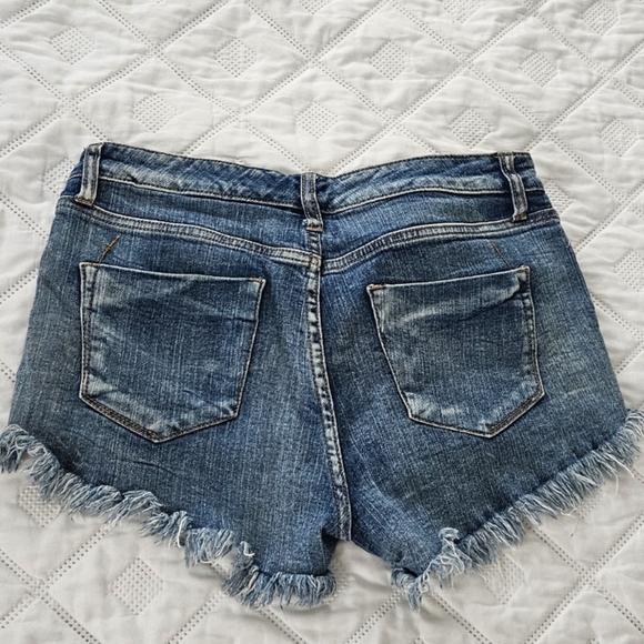 πMossimo Women's Dark Blue Distressed Ripped Denim Jean Shortsπ - Picture 5 of 7